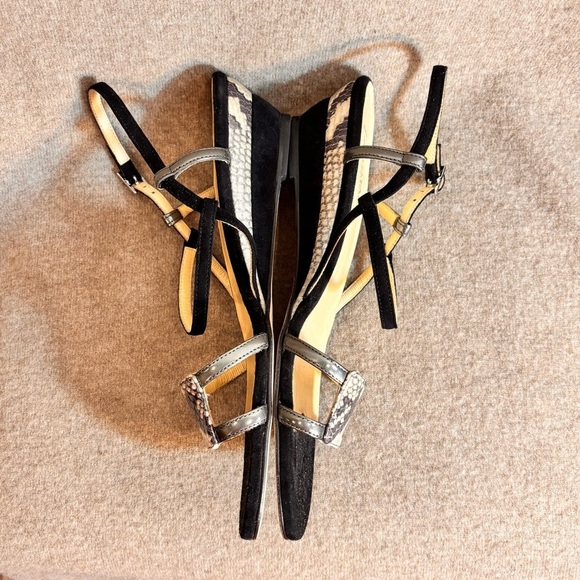 AQUATALIA Sz 10 Sandals With Animal Decor Strappy Low Wedge Suede Leather - Picture 5 of 8